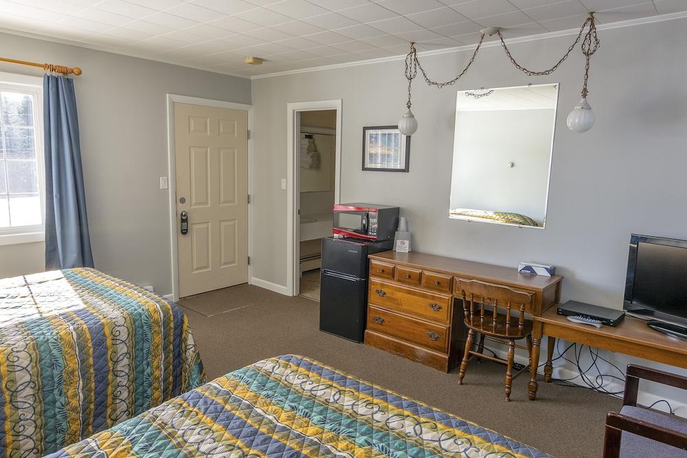 Brookside Inn photo 2