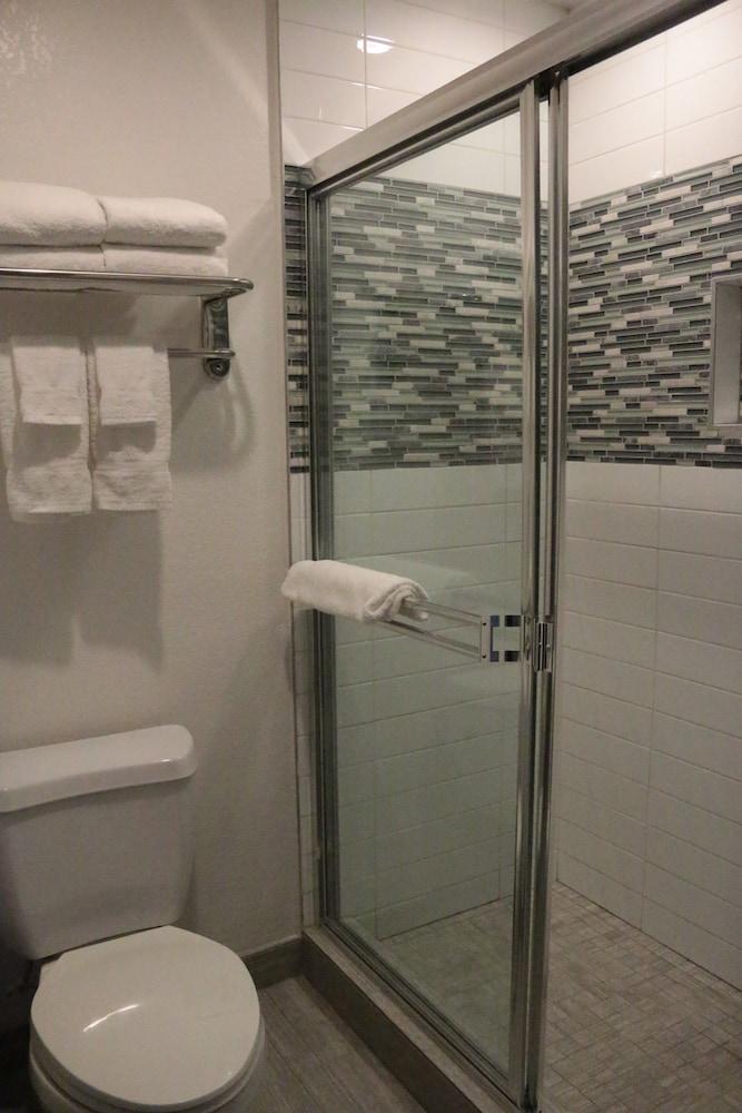 OC Hotel Costa Mesa photo 13