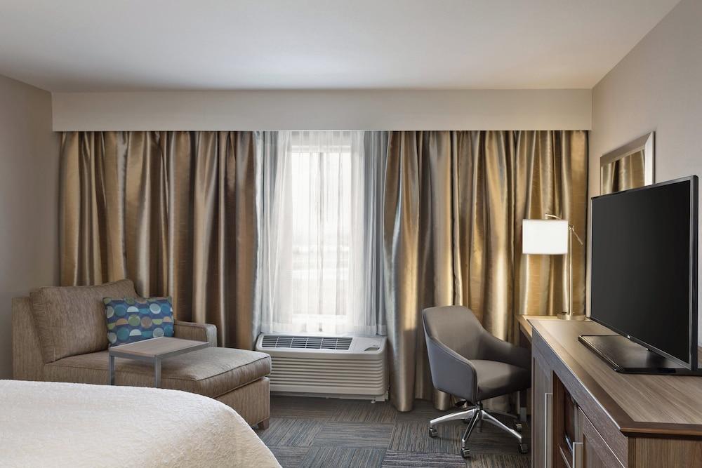 Hampton Inn & Suites Grafton photo 20
