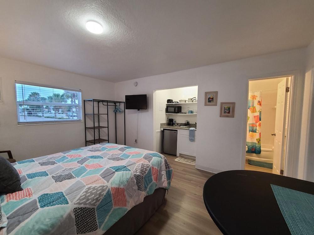 Sun Island Motel photo 99