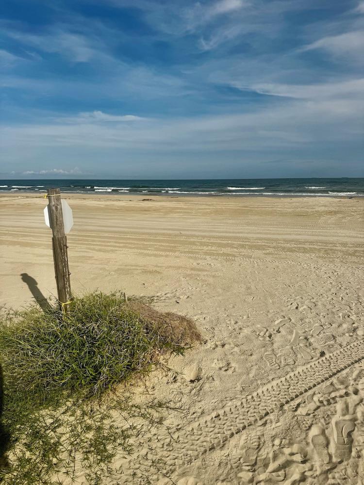 The Breeze Beachfront Resort photo 6