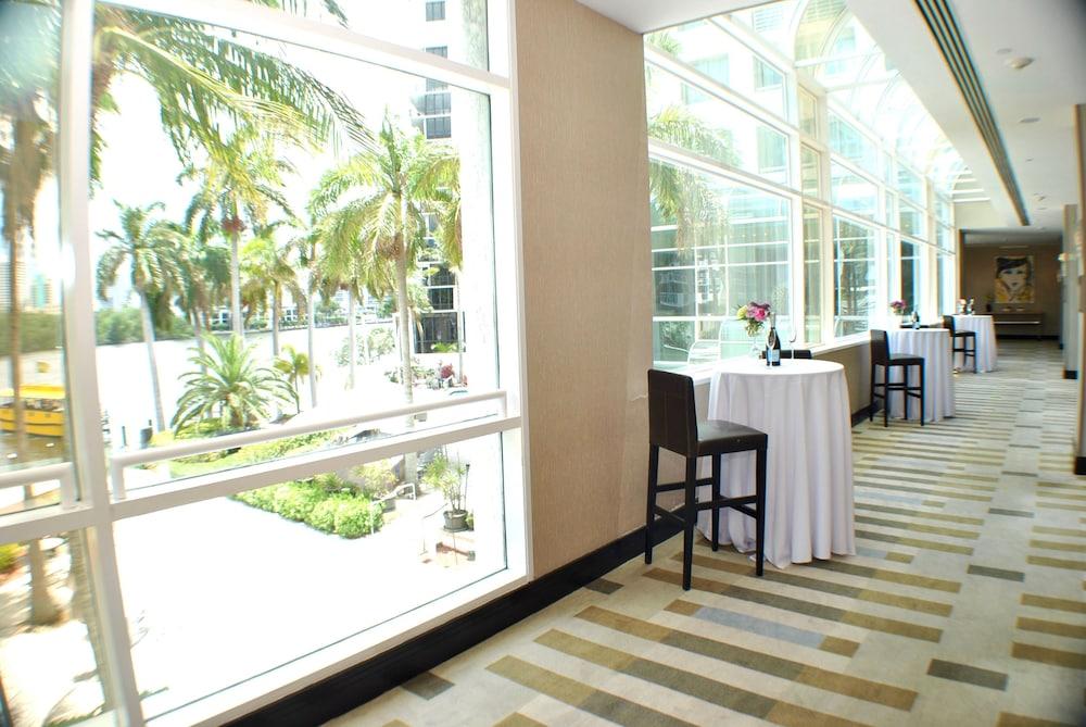 GALLERYone- A DoubleTree Suites by Hilton Hotel photo 18