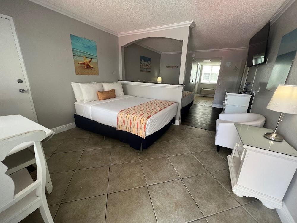 Pelican Pointe Clearwater Beach Hotel photo 26