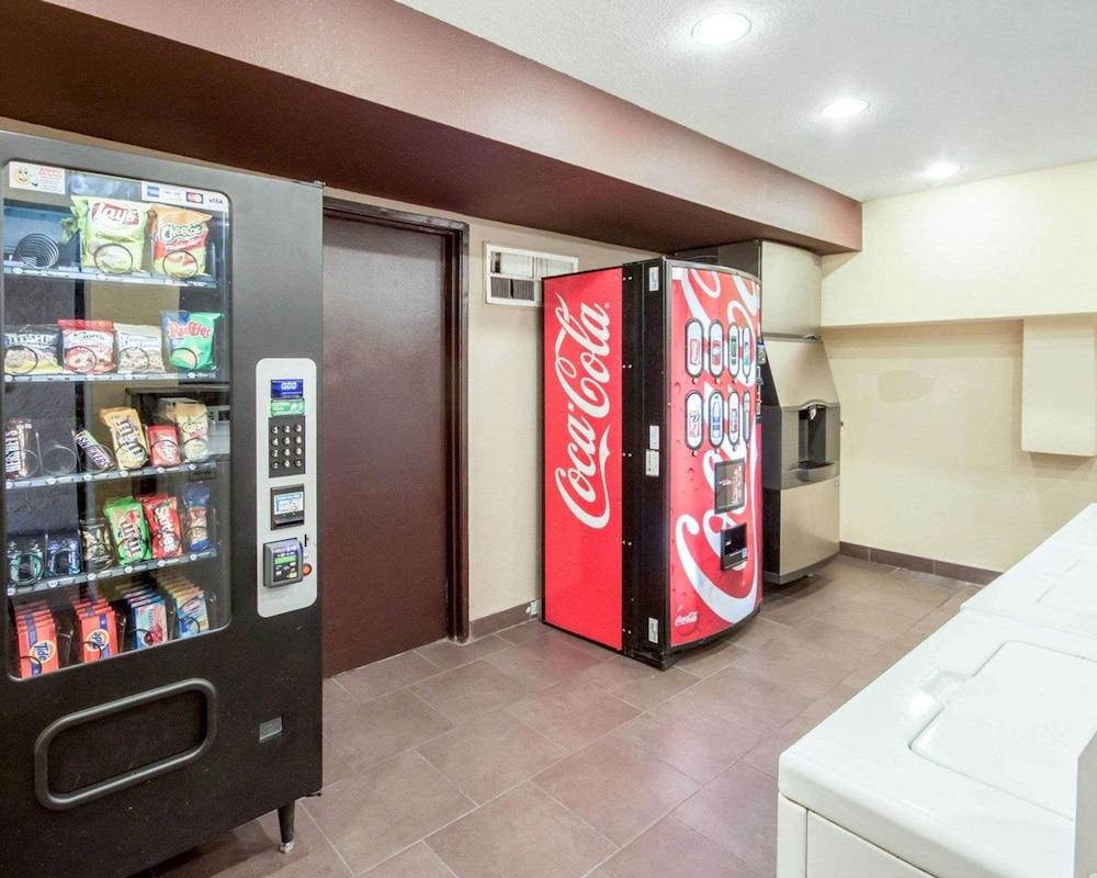 Quality Inn Airport East photo 7