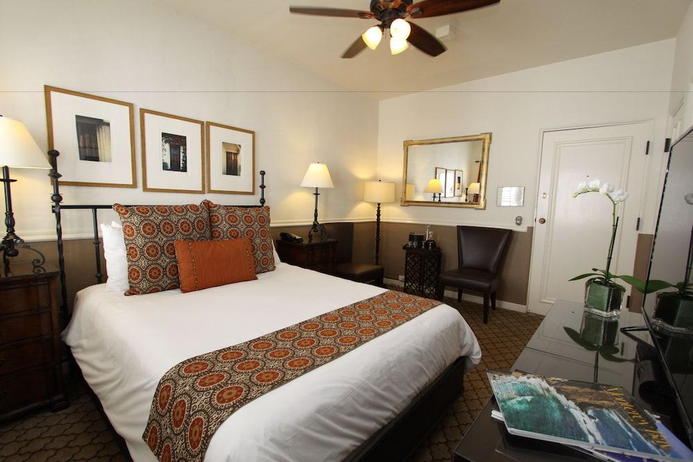 Cypress Inn photo 6