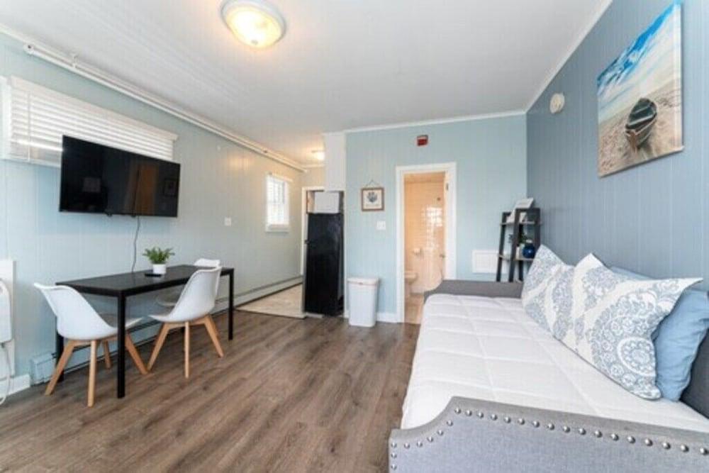 Seaside Suites photo 24