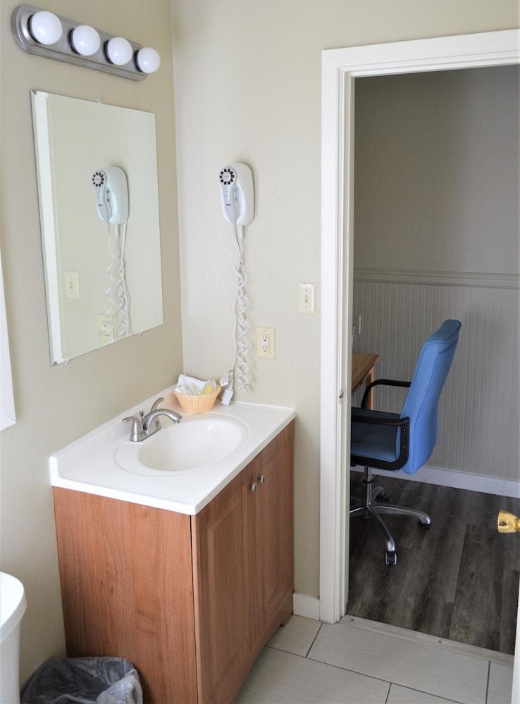 Studio 9 Fort Bragg, LLC. photo 28