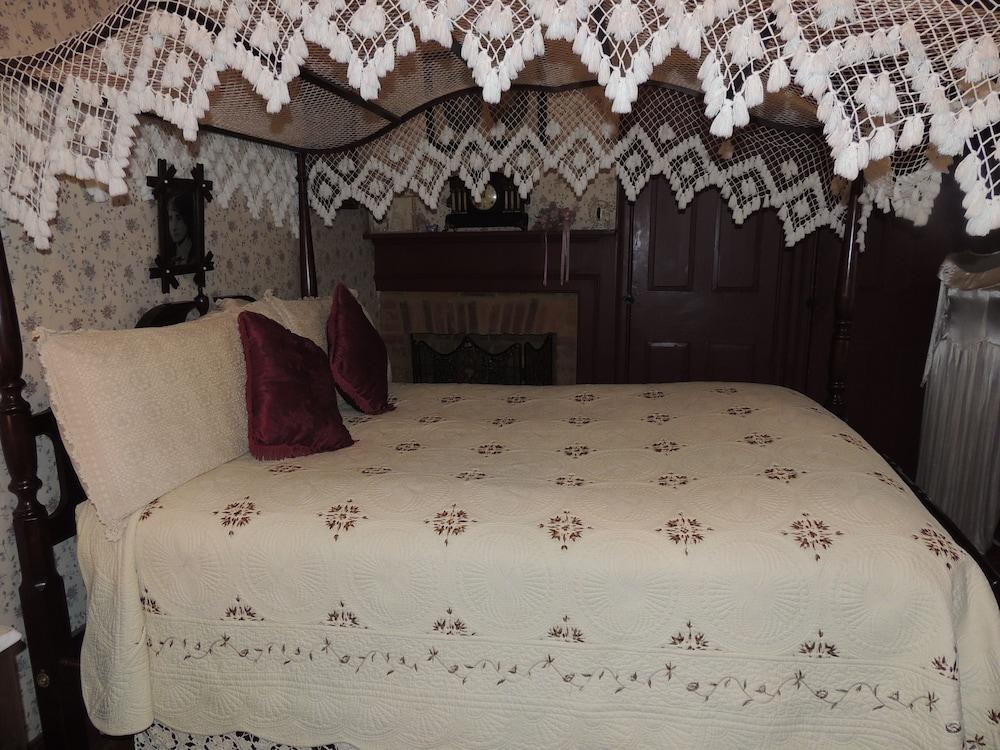 Historic Farnsworth House Inn photo 52