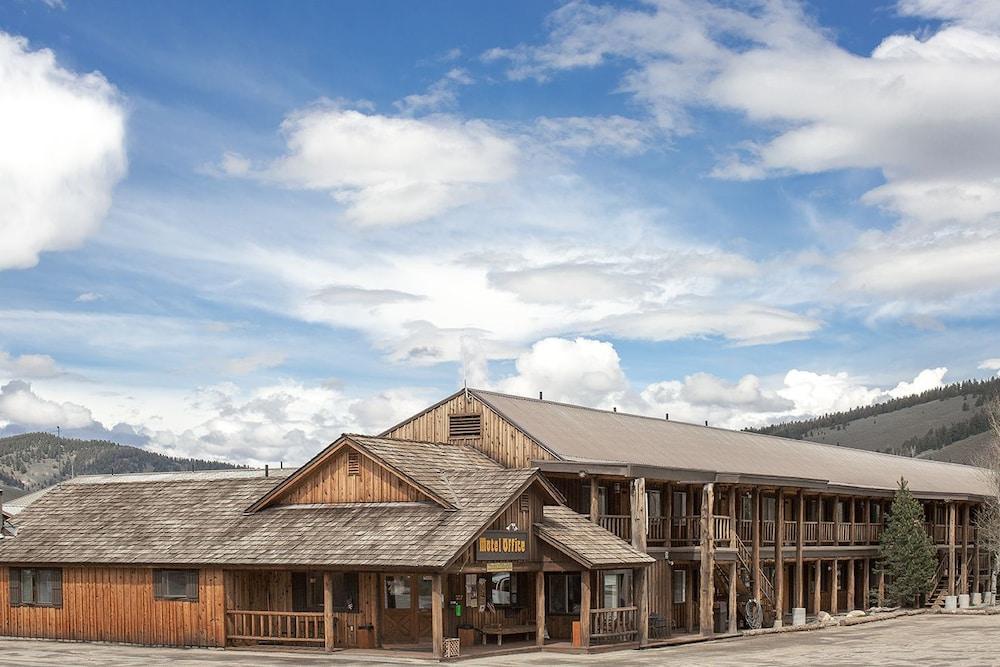 Mountain Village Lodge photo 1