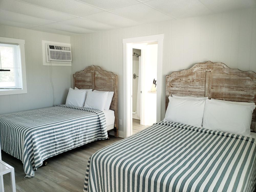 Coastal Inn photo 29