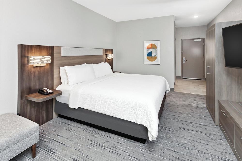 Holiday Inn Express Cleveland Airport - Brookpark by IHG photo 20
