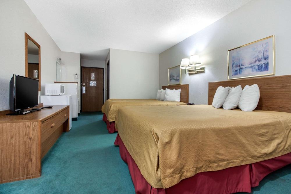 Econo Lodge Oacoma - Chamberlain West photo 68