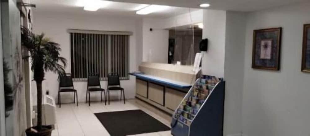 Budget Inn Cocoa photo 3