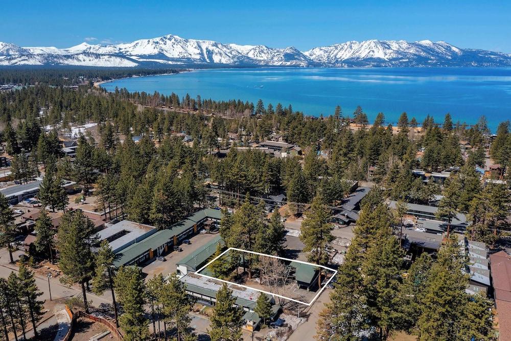 South Lake Chalet photo 22