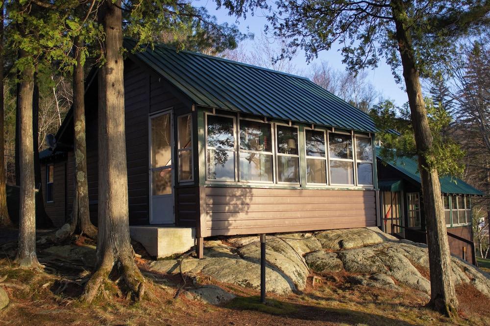 Paddler's Rest Lakeside Cabins and Hotel photo 59