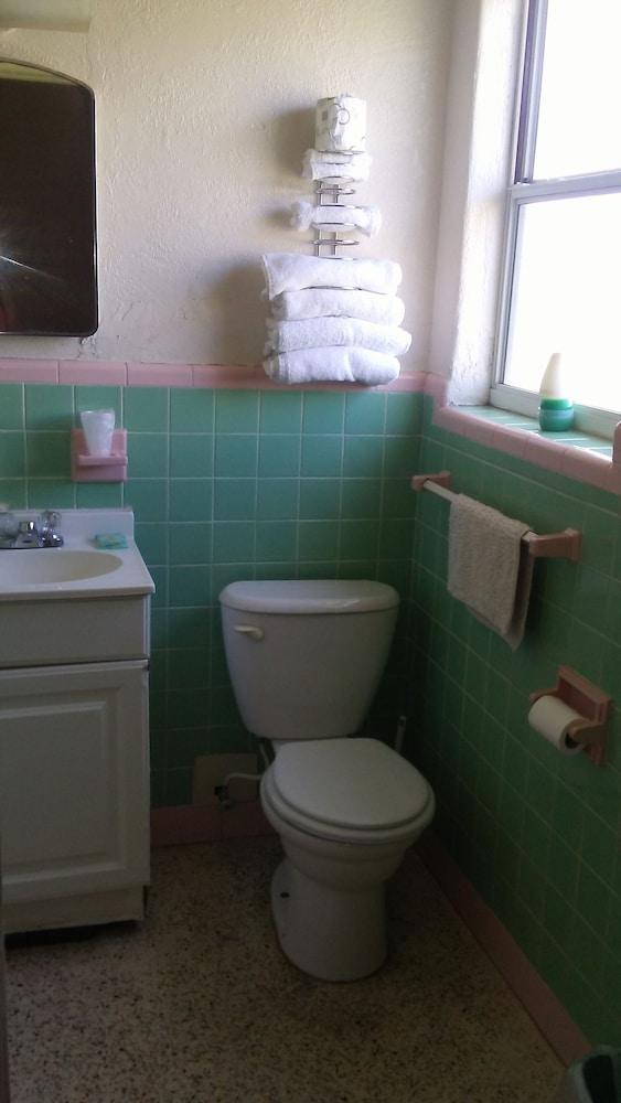 Ocean Crest Motel photo 6