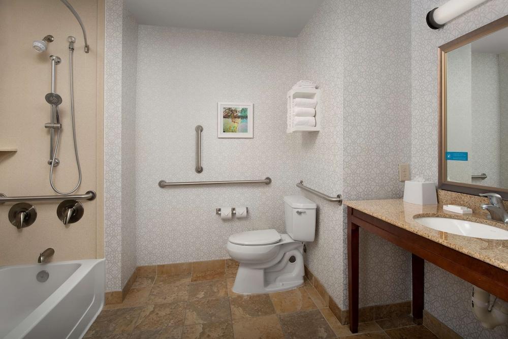 Hampton Inn & Suites Holly Springs photo 34