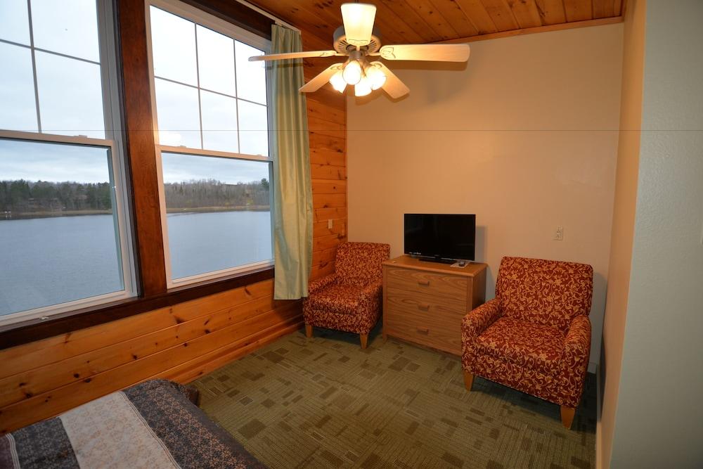 Hanging Horn Lakeside Resort photo 78