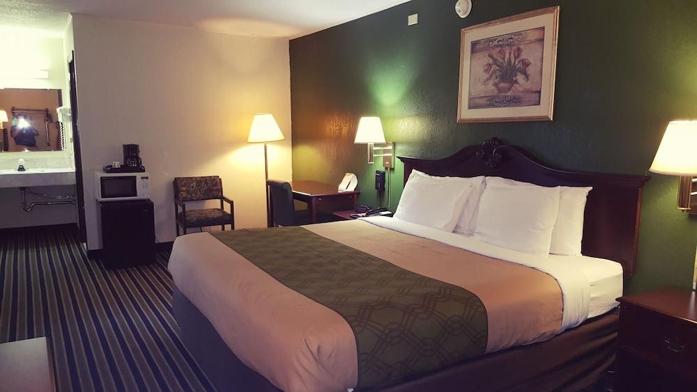 Econo Lodge Brattleboro South photo 18