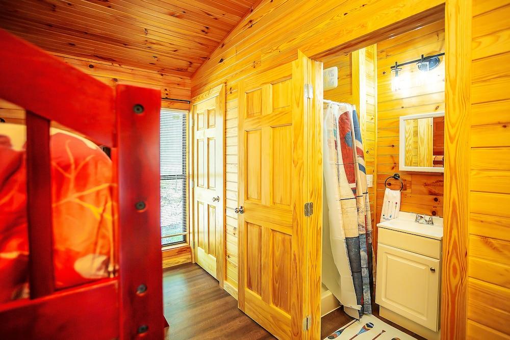 Bigfoot Lodge Room Two photo 12