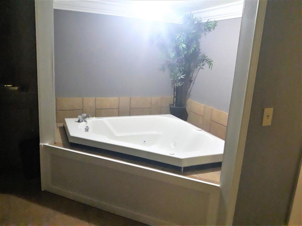 Madison Inn and Suites photo 53