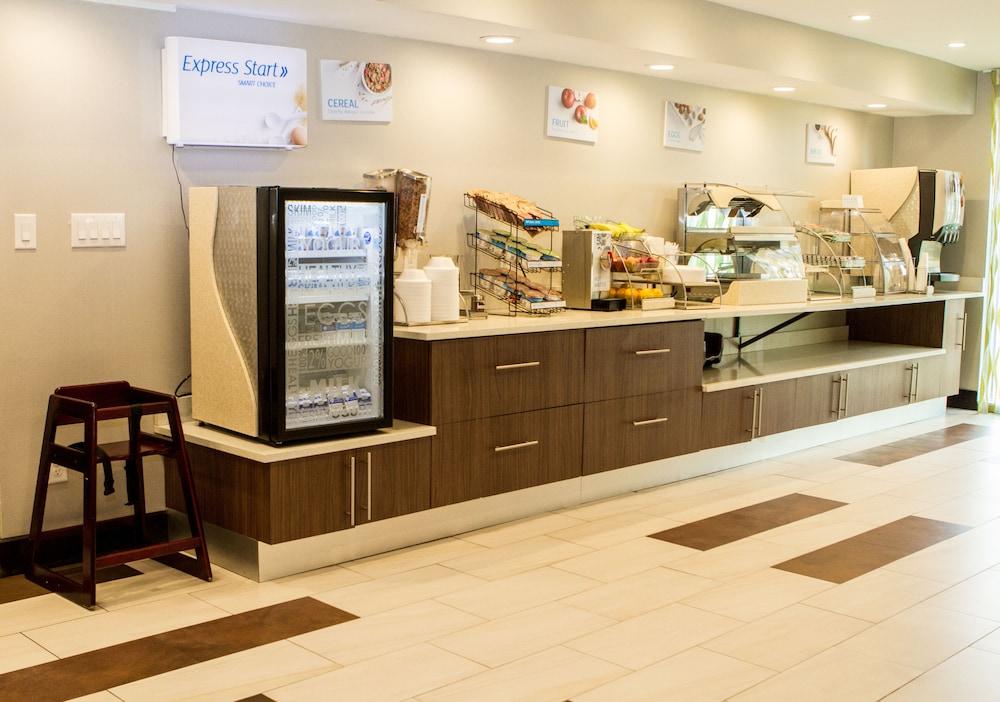 Holiday Inn Express & Suites San Antonio Medical-Six Flags by IHG photo 76