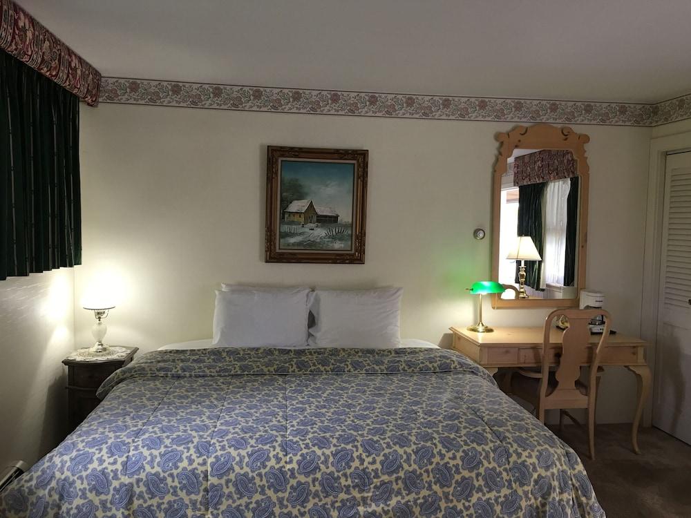 Weathervane Motel photo 25