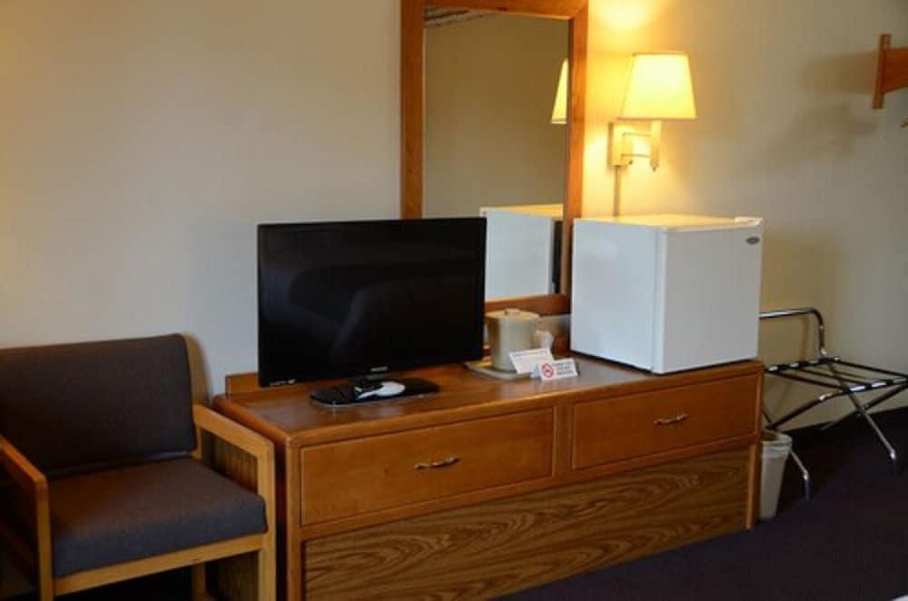 FairBridge Inn & Suites in Thorp, WI photo 11