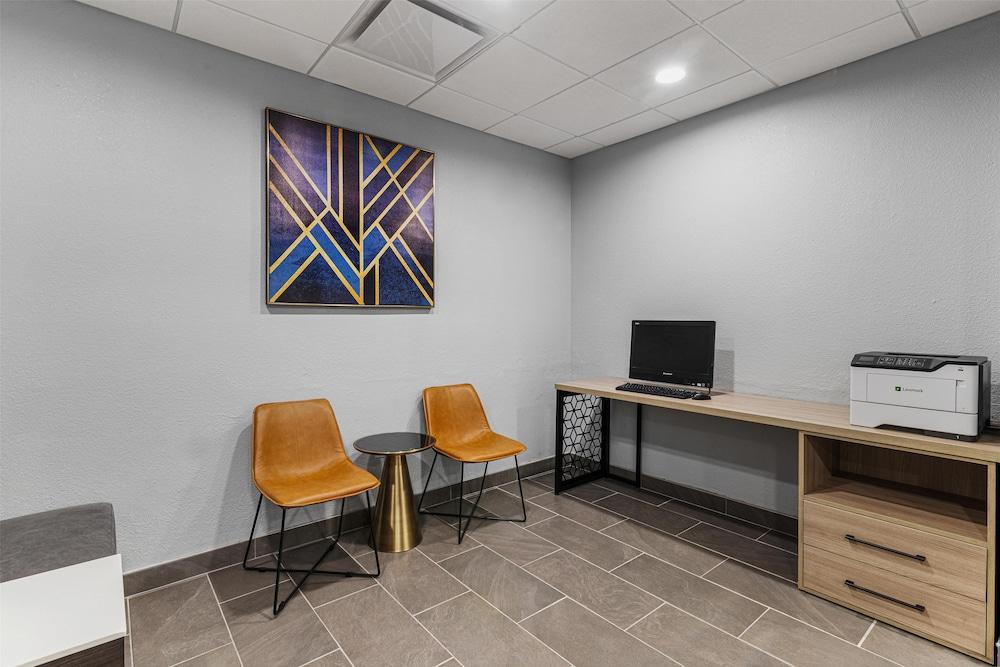 Best Western Plus Savannah Gateway photo 10