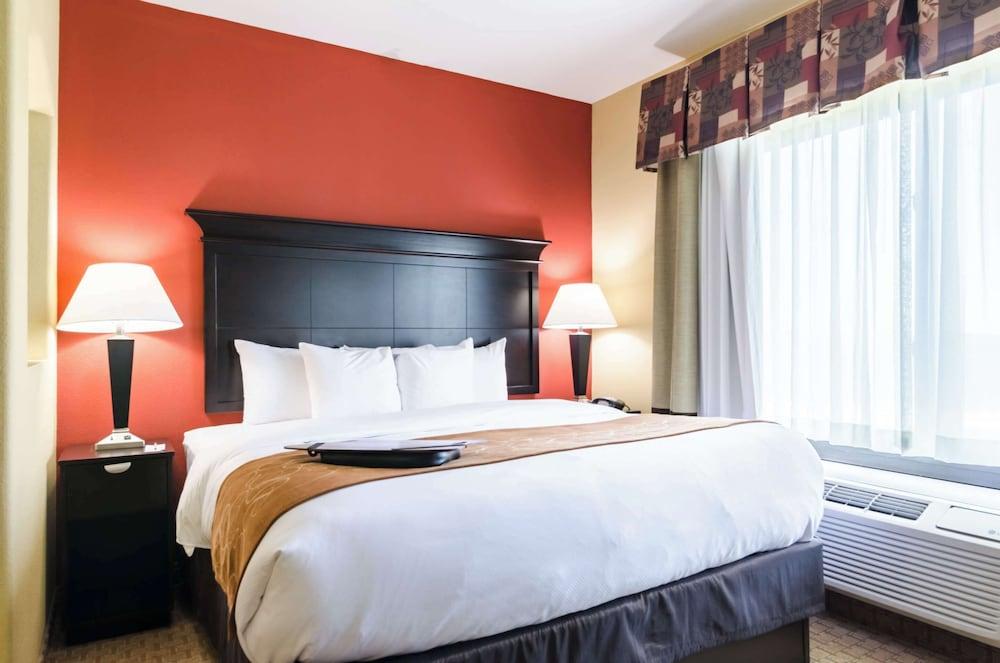 Comfort Suites Salina South photo 48