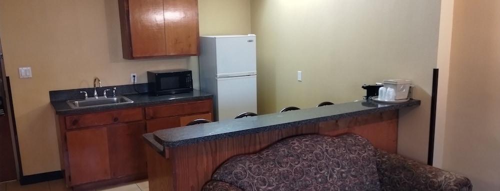 Shary Inn and Suites photo 3