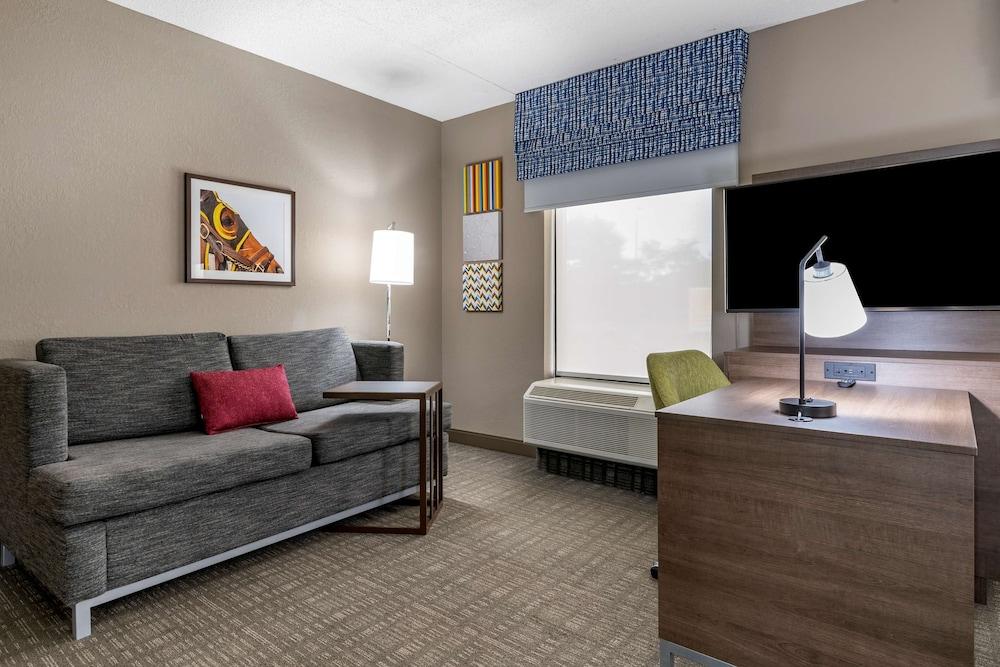 Hampton Inn & Suites Louisville East photo 8
