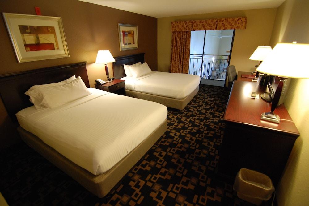 Express Suites Riverport Inn & Suites photo 37