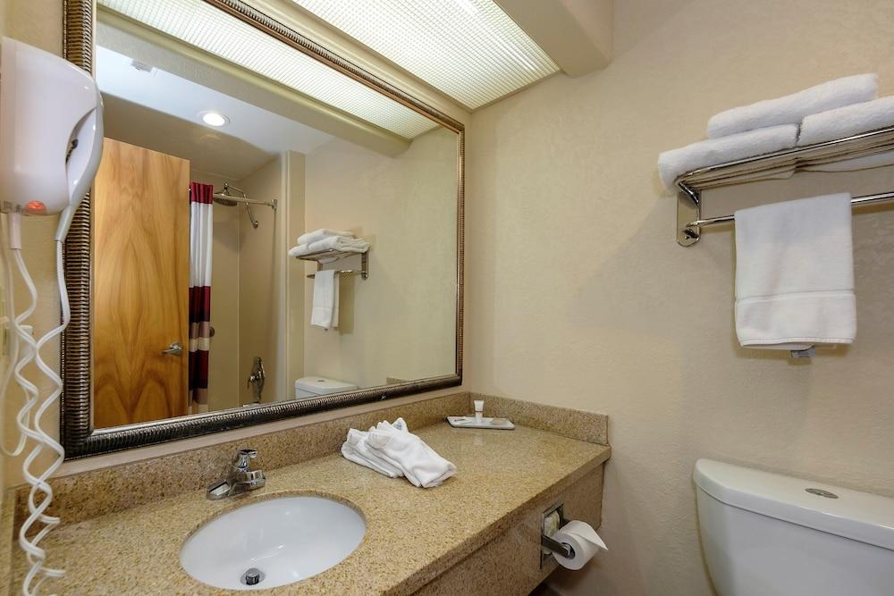 Red Roof Inn Yemassee photo 22
