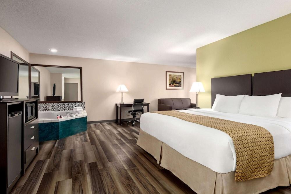 Baymont by Wyndham Monroe photo 4
