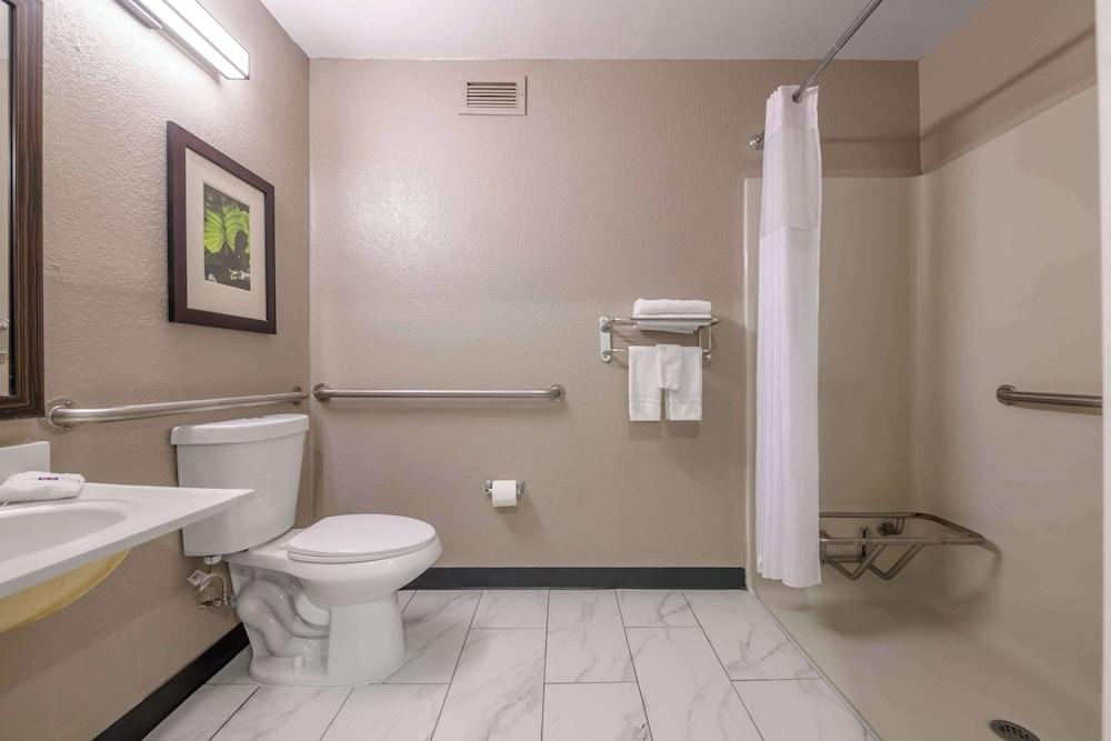 Studio 6 Columbus, GA – Columbus Airport photo 31