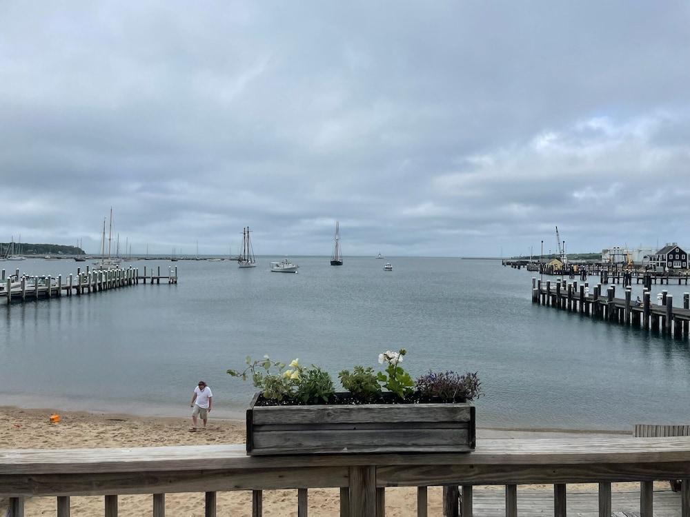 Vineyard Harbor Motel - Private Beach photo 38