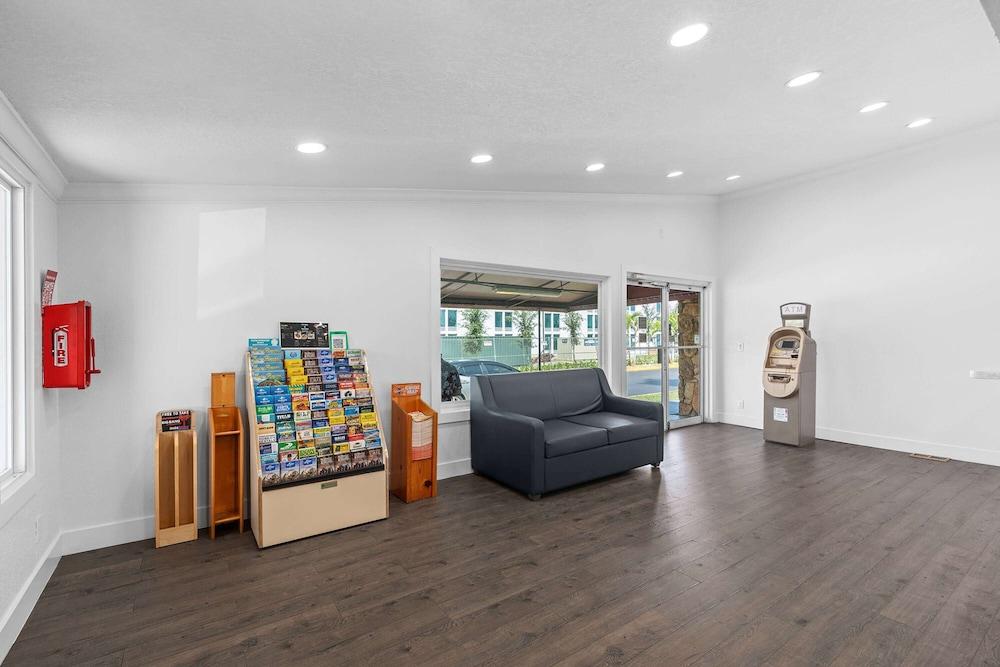 Super 8 by Wyndham Kissimmee/Orlando photo 6