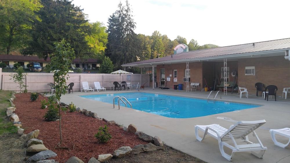 RoseWood Inn photo 29