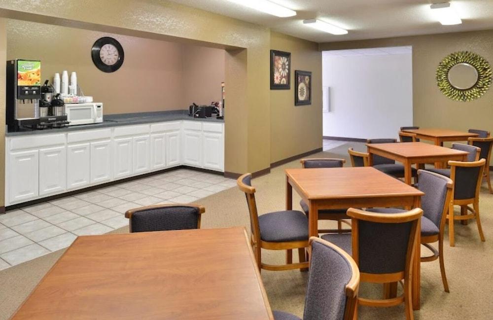 Comfort Crest Inn photo 9
