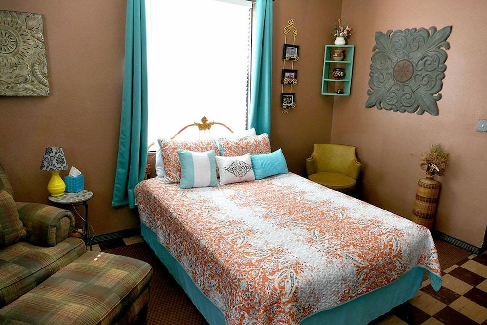 Historic Whiting Hotel Suites photo 51