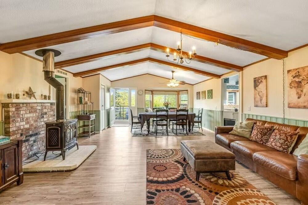 Deer Harbor Cottages photo 1