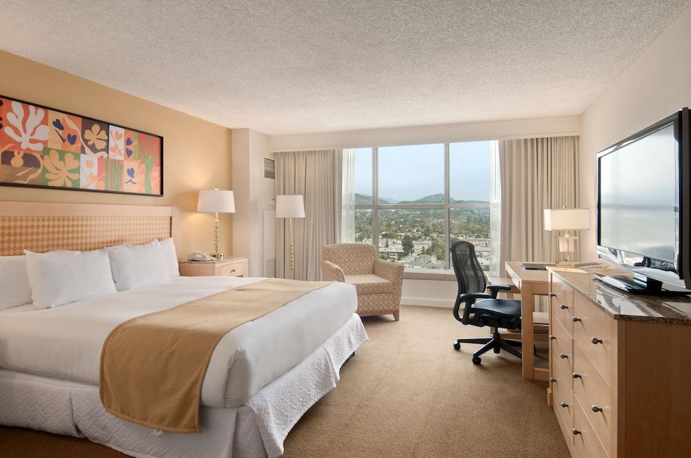 Hilton Los Angeles North/Glendale photo 6