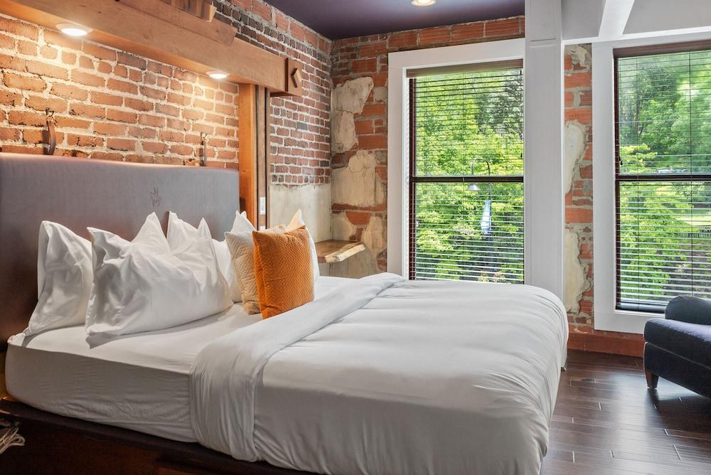 The Horton Hotel and Rooftop Lounge photo 19