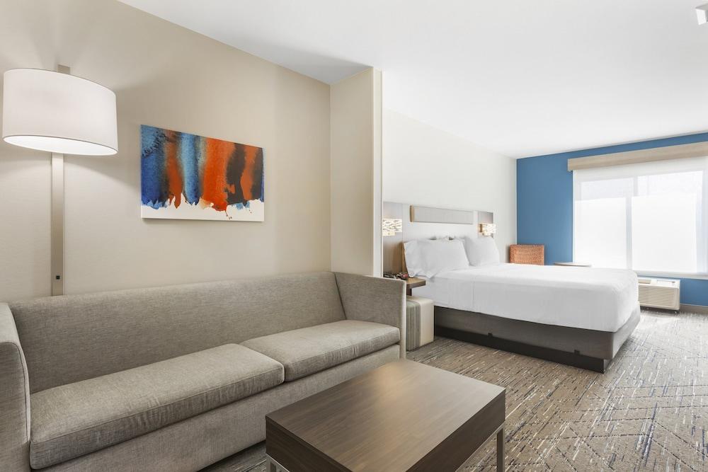 Holiday Inn Express Hotel & Suites Belgrade by IHG photo 26