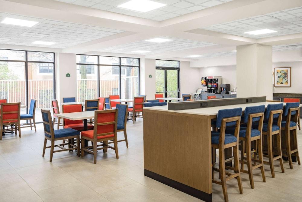 Wingate by Wyndham Duluth/Atlanta photo 26