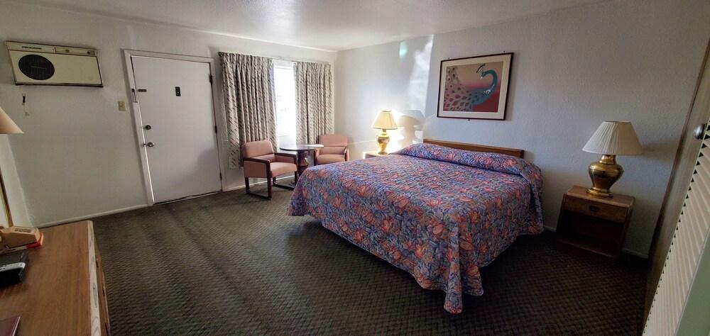 Budget Inn photo 17