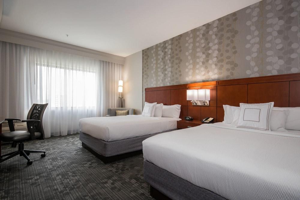 Courtyard Marriott Concord photo 5