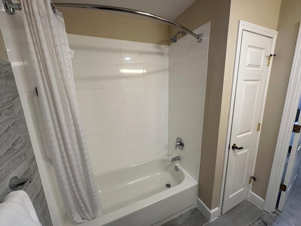 B&J HOTELS photo 18