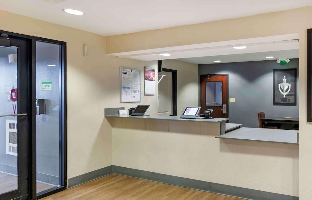 Extended Stay America Suites Kansas City Airport photo 5